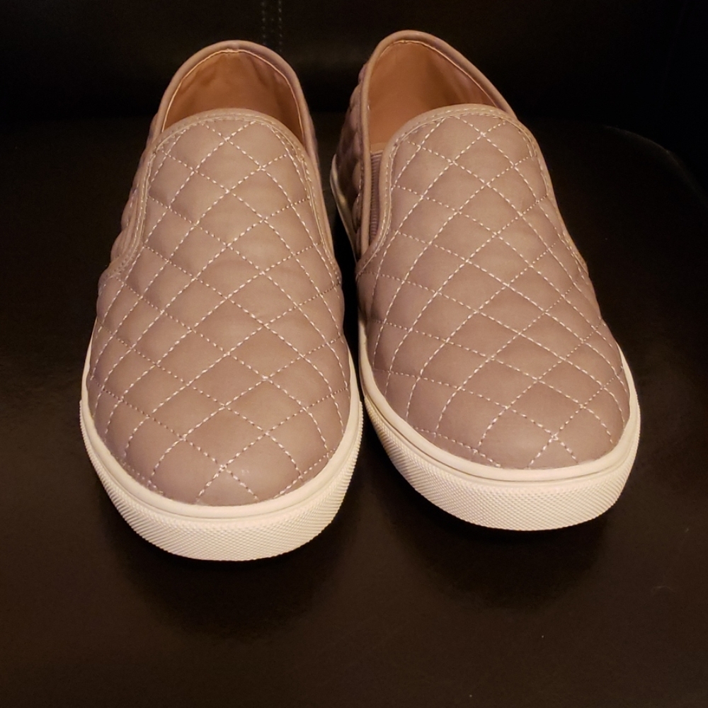 Shoes - Picture 2 of 5